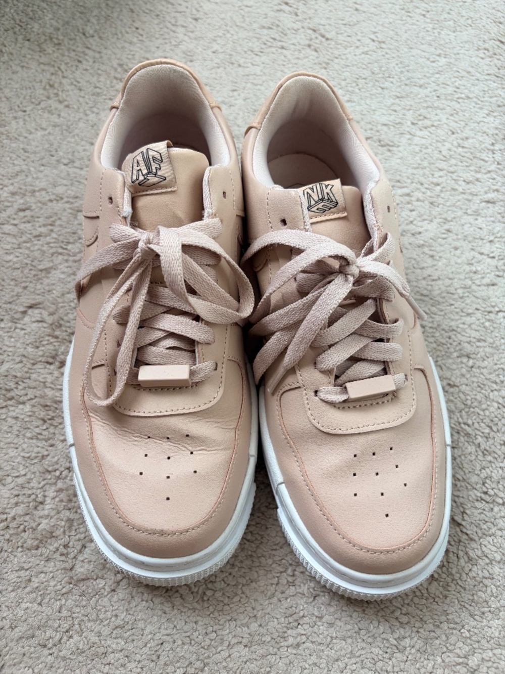 Pink Nike Air Force’s